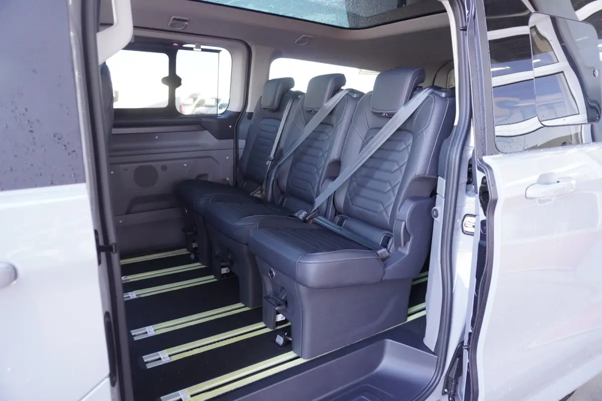 340L 2.5 PHEV 233PK L2H1 Titanium X 8 Persoons PHEV Automaat nr. V 067 | Hybride | Airco | Adap. Cruise | Navi | Pano | 360 Cam | Elek.Schuifdeur L+R| Incl BPM