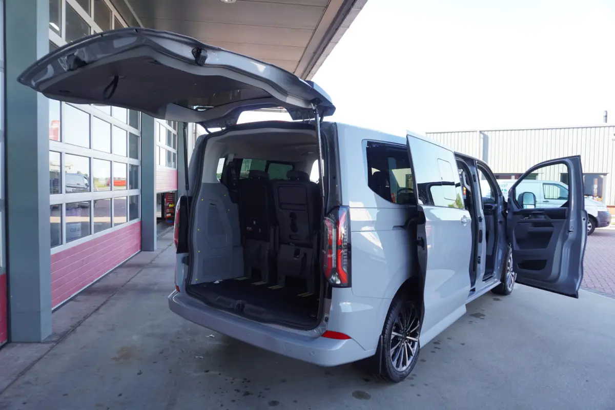 340L 2.5 PHEV 233PK L2H1 Titanium X 8 Persoons PHEV Automaat nr. V 067 | Hybride | Airco | Adap. Cruise | Navi | Pano | 360 Cam | Elek.Schuifdeur L+R| Incl BPM