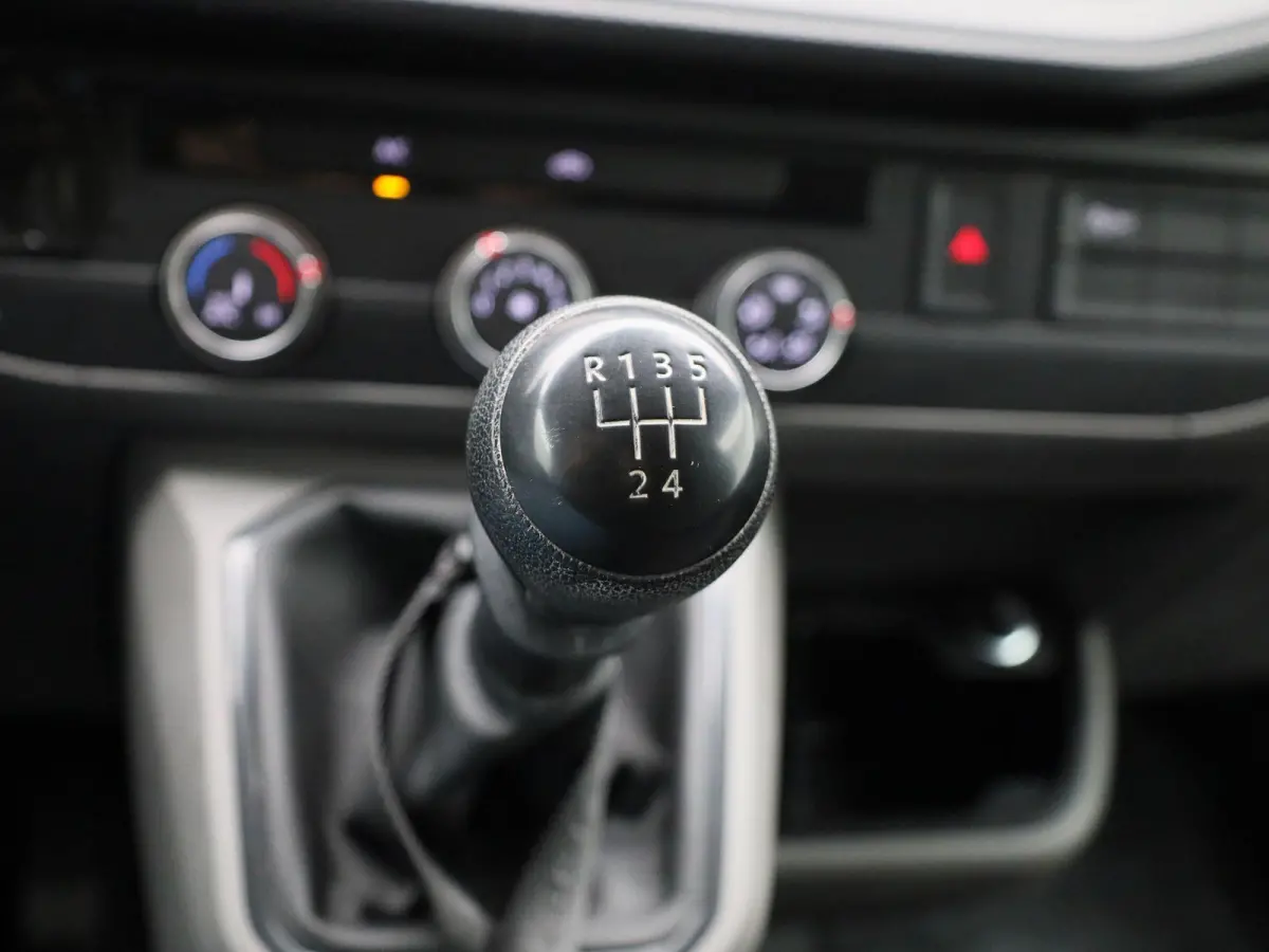 2.0 TDI L1H1 110PK | Airco | Parkeersensoren Achter | Navigatie | Apple/Android Carplay | Elektrisch Verstel/Verwarmbare Spiegels |