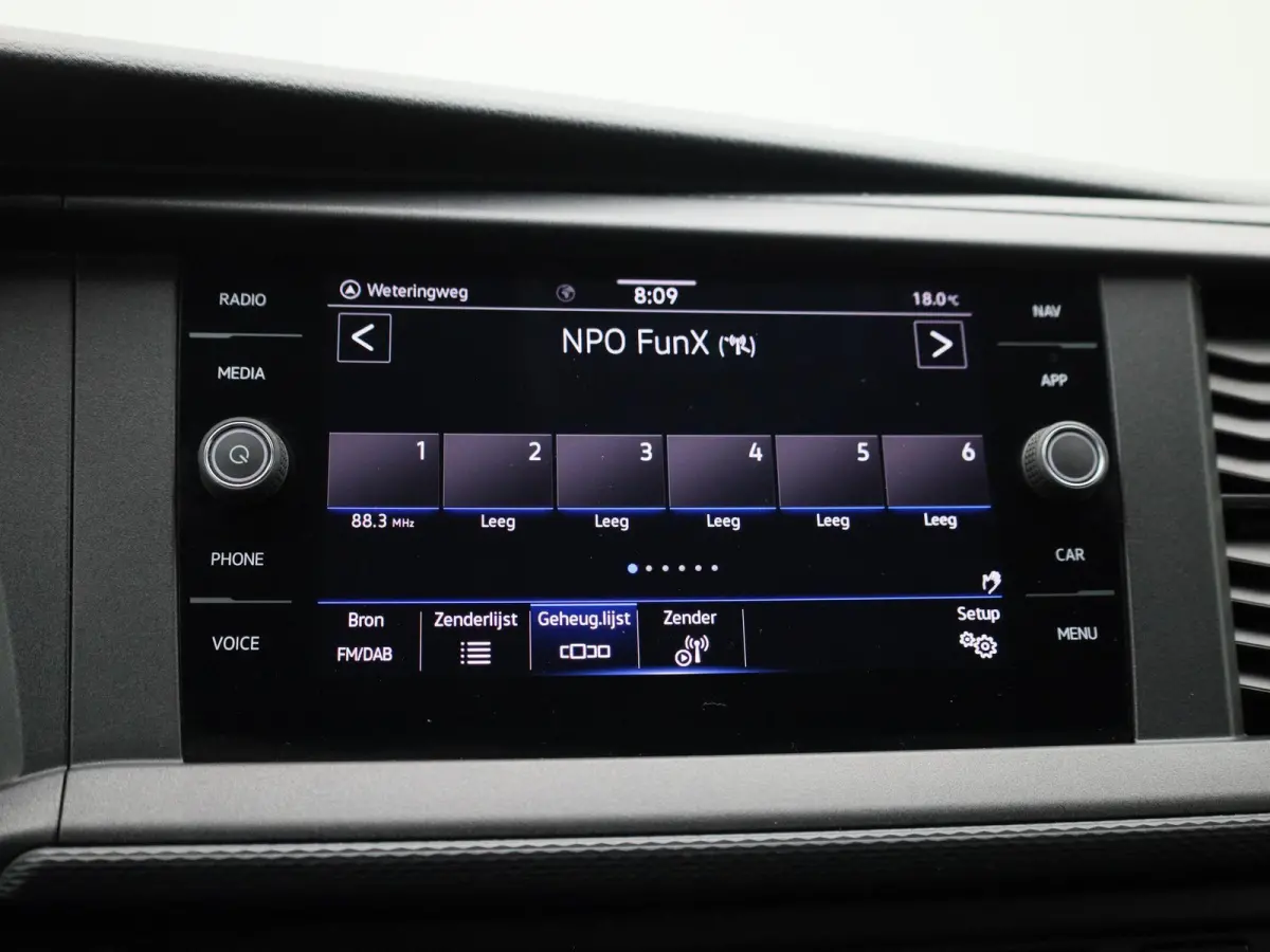 2.0 TDI L1H1 110PK | Airco | Parkeersensoren Achter | Navigatie | Apple/Android Carplay | Elektrisch Verstel/Verwarmbare Spiegels |