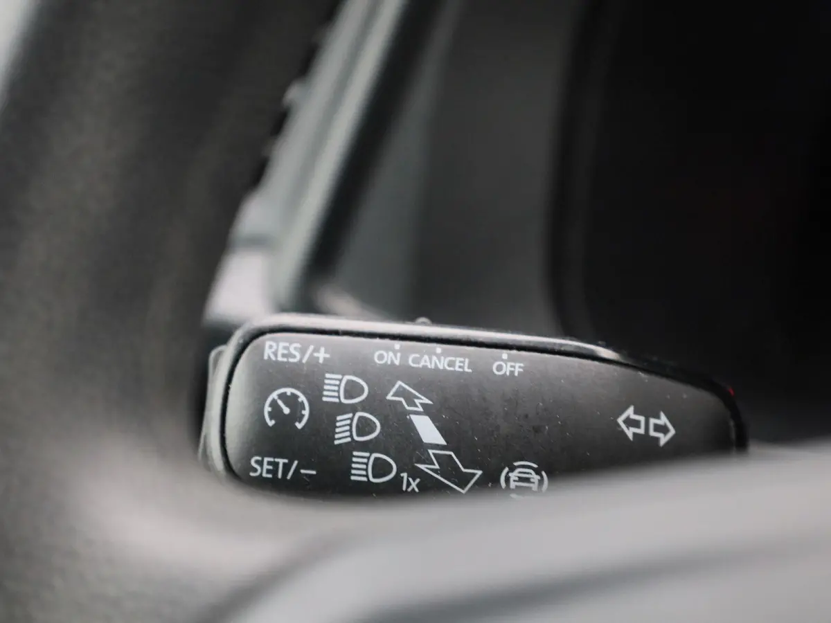 2.0 TDI L1H1 110PK | Airco | Parkeersensoren Achter | Navigatie | Apple/Android Carplay | Elektrisch Verstel/Verwarmbare Spiegels |