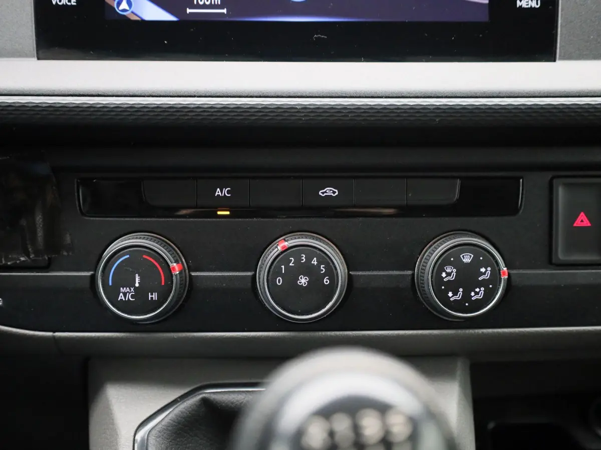 2.0 TDI L1H1 110PK | Airco | Parkeersensoren Achter | Navigatie | Apple/Android Carplay | Elektrisch Verstel/Verwarmbare Spiegels |