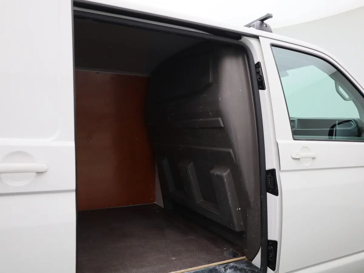 2.0 TDI L1H1 110PK | Airco | Parkeersensoren Achter | Navigatie | Apple/Android Carplay | Elektrisch Verstel/Verwarmbare Spiegels |