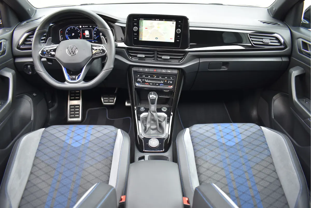 2.0 TSI 4Motion R Facelift Pano Navi Camera Keyless Beats 19 Inch