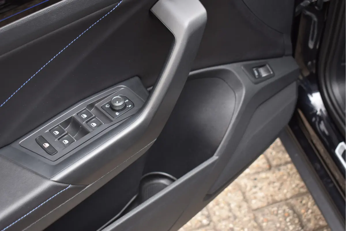2.0 TSI 4Motion R Facelift Pano Navi Camera Keyless Beats 19 Inch
