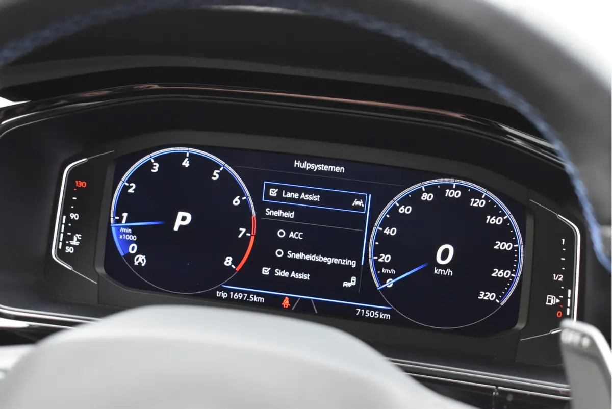 2.0 TSI 4Motion R Facelift Pano Navi Camera Keyless Beats 19 Inch