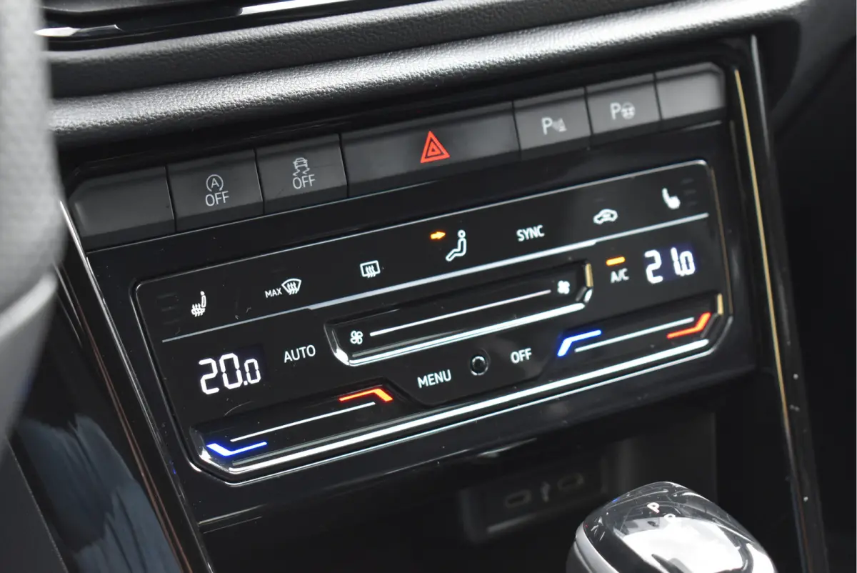 2.0 TSI 4Motion R Facelift Pano Navi Camera Keyless Beats 19 Inch