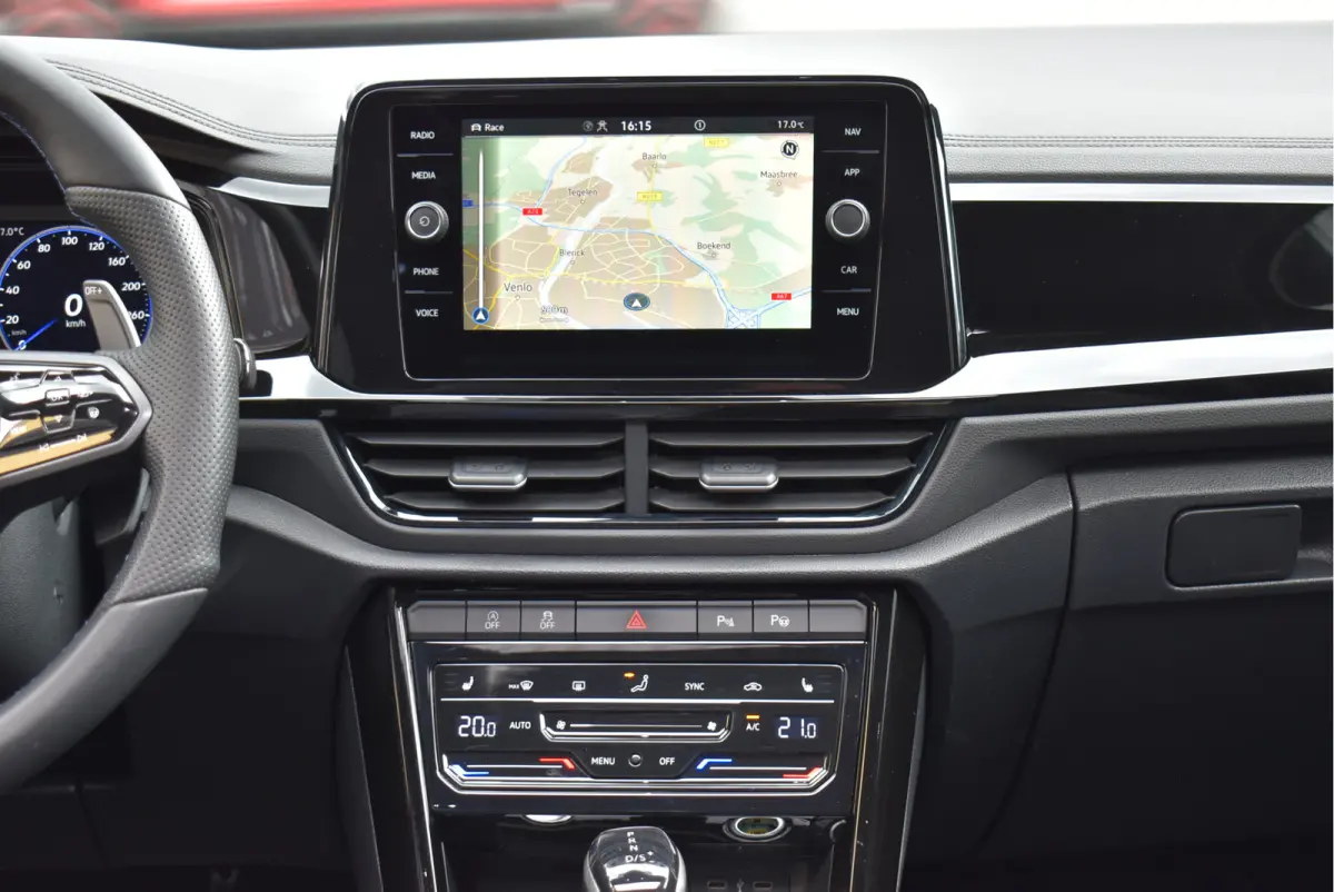 2.0 TSI 4Motion R Facelift Pano Navi Camera Keyless Beats 19 Inch