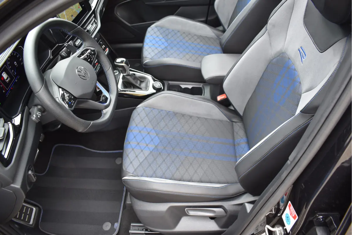 2.0 TSI 4Motion R Facelift Pano Navi Camera Keyless Beats 19 Inch