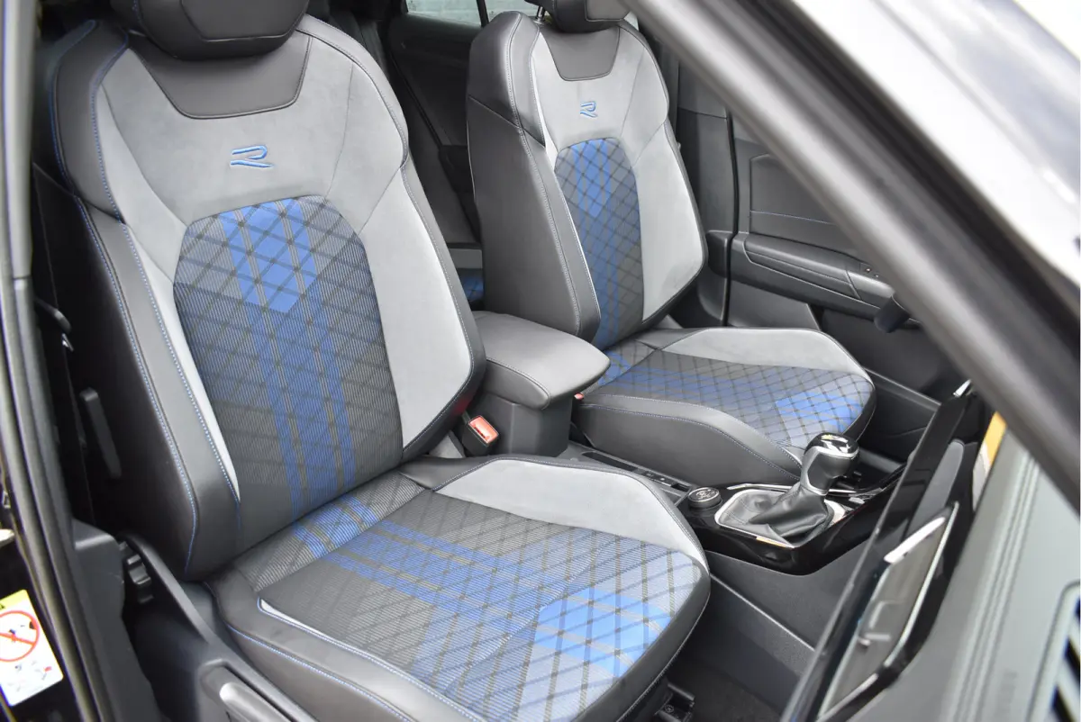 2.0 TSI 4Motion R Facelift Pano Navi Camera Keyless Beats 19 Inch