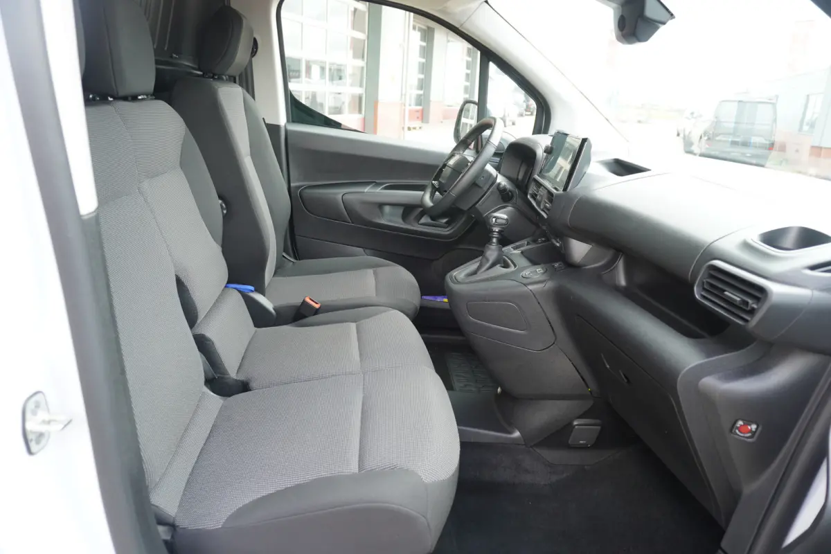 BlueHDi 130PK S&S L2 1000kg 3 zits nr.V059 | Airco | Cruise | Camera | Apple CP+Android auto