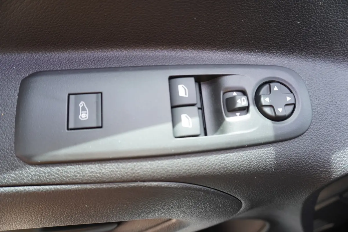 BlueHDi 130PK S&S L2 1000kg 3 zits nr.V059 | Airco | Cruise | Camera | Apple CP+Android auto
