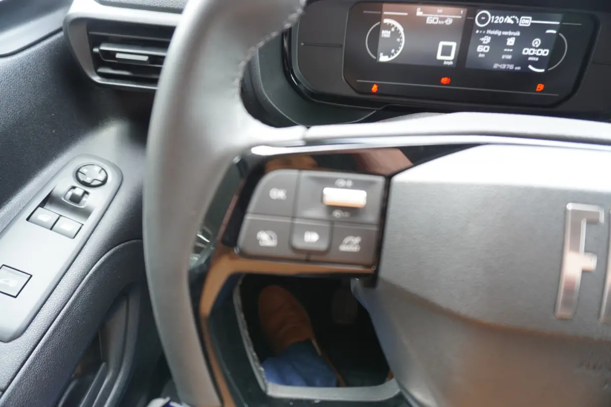 BlueHDi 130PK S&S L2 1000kg 3 zits nr.V059 | Airco | Cruise | Camera | Apple CP+Android auto