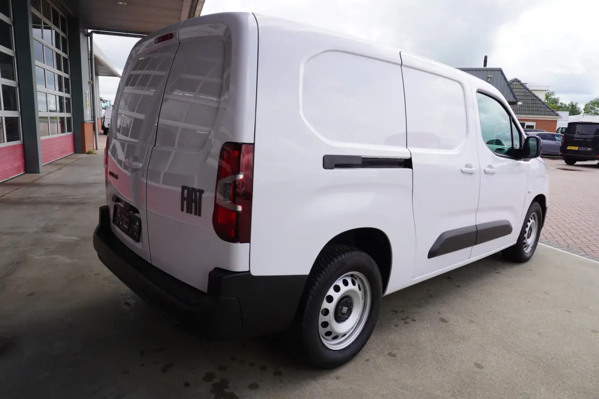 BlueHDi 130PK S&S L2 1000kg 3 zits nr.V059 | Airco | Cruise | Camera | Apple CP+Android auto