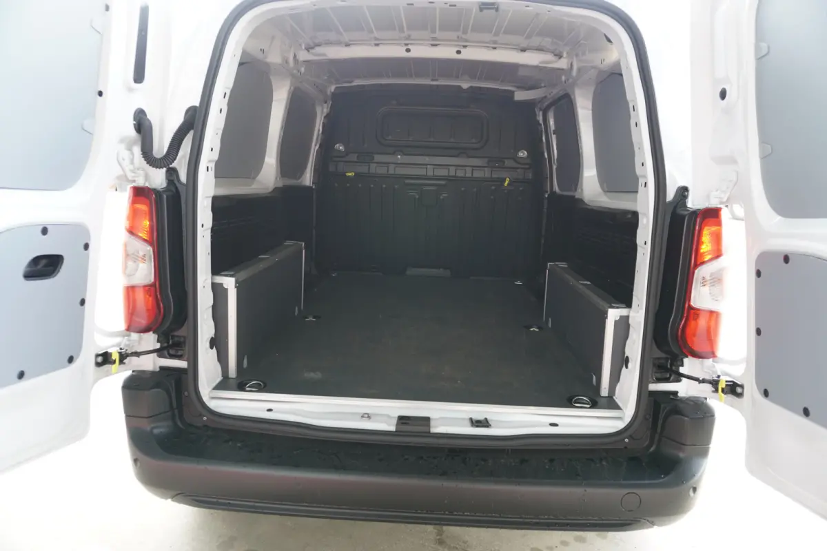 BlueHDi 130PK S&S L2 1000kg 3 zits nr.V059 | Airco | Cruise | Camera | Apple CP+Android auto