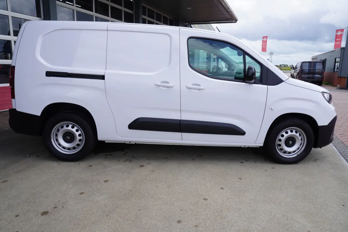 BlueHDi 130PK S&S L2 1000kg 3 zits nr.V059 | Airco | Cruise | Camera | Apple CP+Android auto