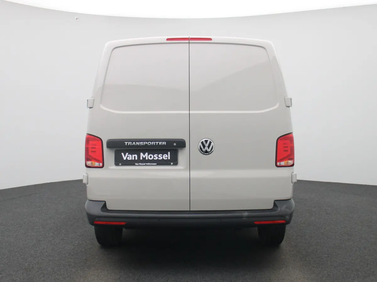 2.0 TDI L1H1 150PK Automaat | Multifunctioneel Stuurwiel | Stoelverwarming | Elektrische Spiegels | Parkeersensoren Achter | Cruise Control | App-Connect | DAB+ | Airco |