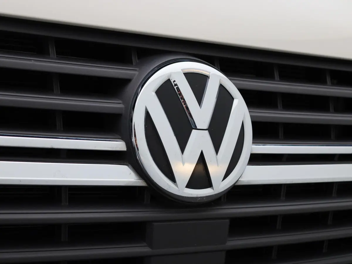 2.0 TDI L1H1 150PK Automaat | Multifunctioneel Stuurwiel | Stoelverwarming | Elektrische Spiegels | Parkeersensoren Achter | Cruise Control | App-Connect | DAB+ | Airco |