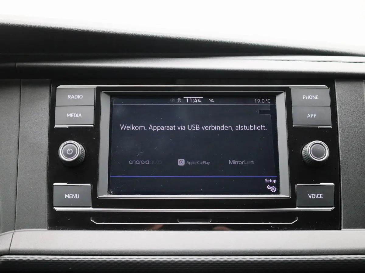 2.0 TDI L1H1 150PK Automaat | Multifunctioneel Stuurwiel | Stoelverwarming | Elektrische Spiegels | Parkeersensoren Achter | Cruise Control | App-Connect | DAB+ | Airco |