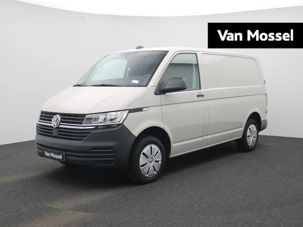 2.0 TDI L1H1 150PK Automaat | Multifunctioneel Stuurwiel | Stoelverwarming | Elektrische Spiegels | Parkeersensoren Achter | Cruise Control | App-Connect | DAB+ | Airco |