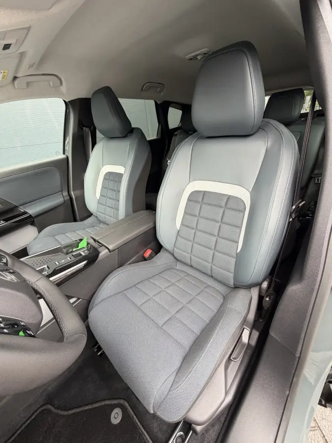 Plus (Pack Techno) Comfort Range 73 kWh (Elektrische Klep - Stoel-/- stuurverwarming - Adaptieve Cruise Controle - Camera - Keyless Entry - 19"incl 4S - LED Matrix - Warmtepomp)