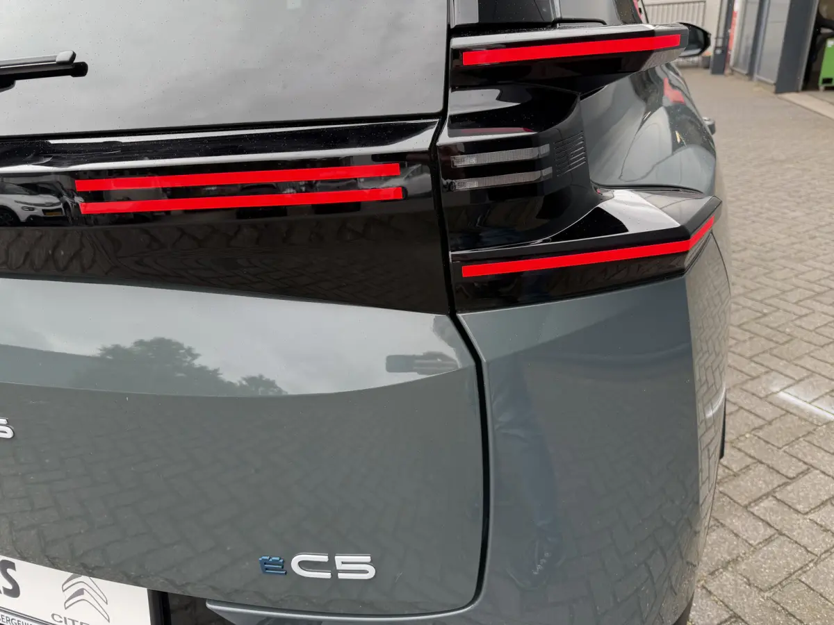 Plus (Pack Techno) Comfort Range 73 kWh (Elektrische Klep - Stoel-/- stuurverwarming - Adaptieve Cruise Controle - Camera - Keyless Entry - 19"incl 4S - LED Matrix - Warmtepomp)