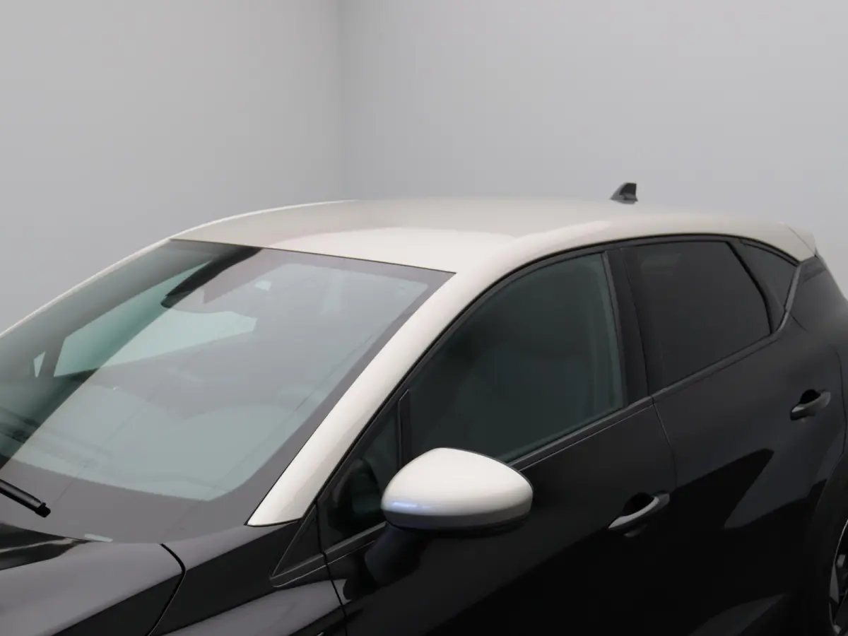 E-Tech full hybrid 160pk techno | Vijf jaar garantie | Stoel- en stuurwielverwarming | Achteruitrijcamera |