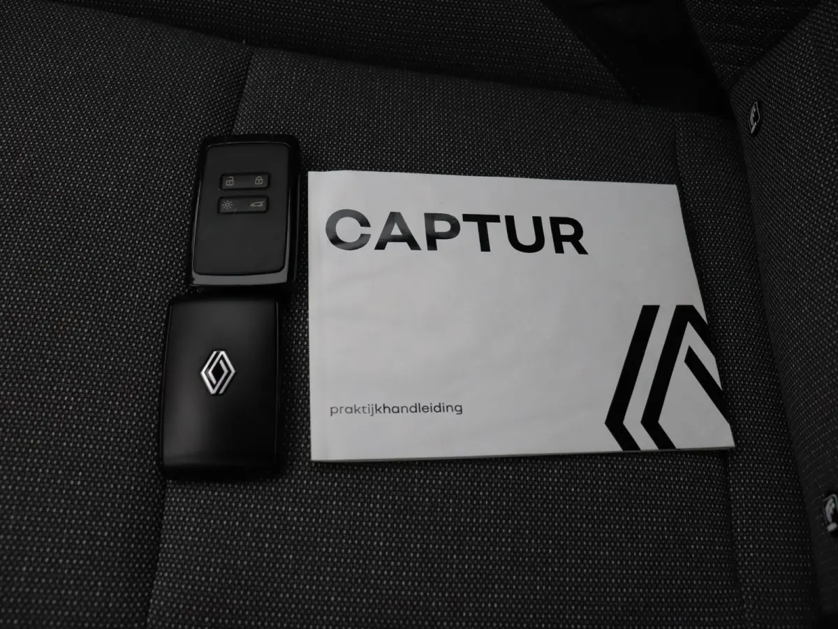 E-Tech full hybrid 160pk techno | Vijf jaar garantie | Stoel- en stuurwielverwarming | Achteruitrijcamera |