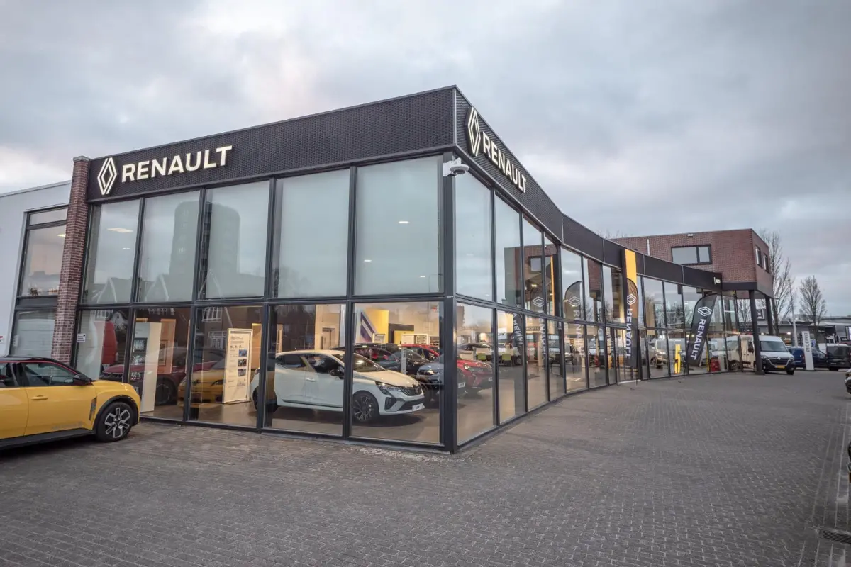 E-Tech full hybrid 160pk techno | Vijf jaar garantie | Stoel- en stuurwielverwarming | Achteruitrijcamera |