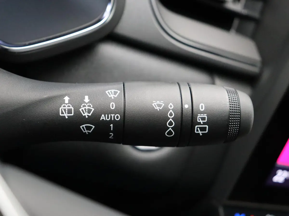E-Tech full hybrid 160pk techno | Vijf jaar garantie | Stoel- en stuurwielverwarming | Achteruitrijcamera |