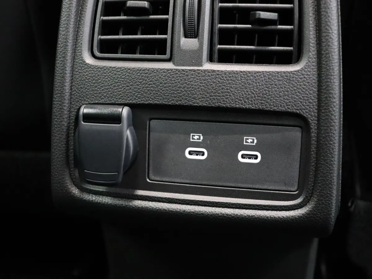 E-Tech full hybrid 160pk techno | Vijf jaar garantie | Stoel- en stuurwielverwarming | Achteruitrijcamera |