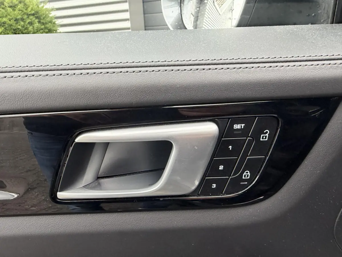 3.0 E-Hybrid Sport Chrono | 360* Camera | Luchtvering | Bose | Stoelventilatie/Verwarming | Elektrische Achterklep |