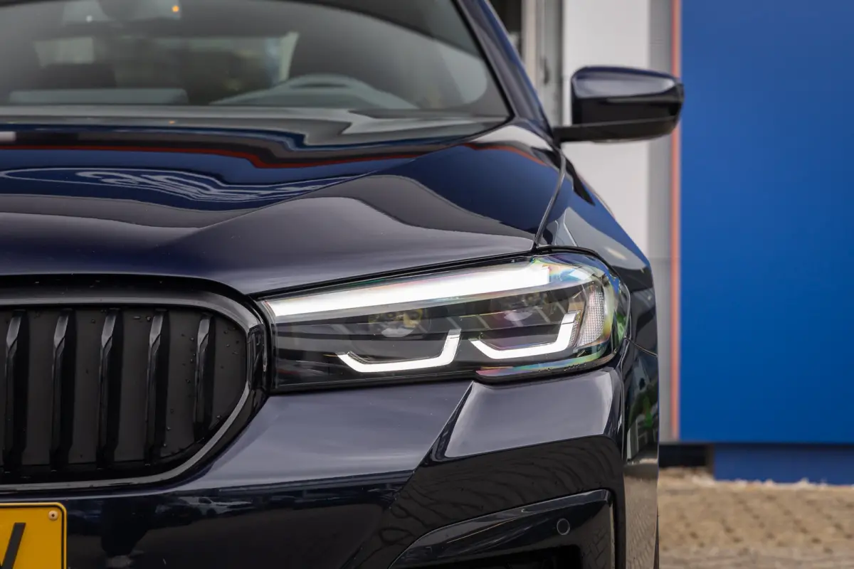 530e M-sport | Pano | 20'' | SOH 96% | Leder | M-pakket | Harman/kardon | Head-up | Elektrisch verstelb. bestuurdersstoel | Apple Carplay/Android Auto | Achteruitrijcamera | Apple Carplay/An