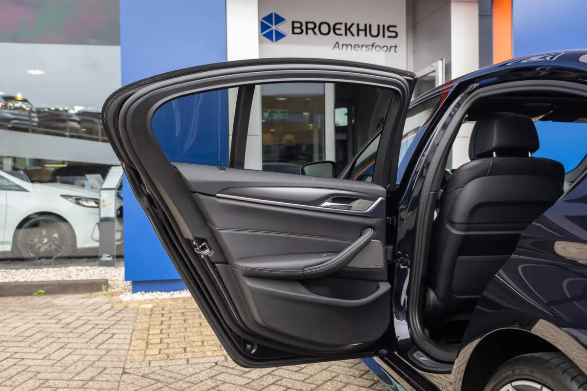 530e M-sport | Pano | 20'' | SOH 96% | Leder | M-pakket | Harman/kardon | Head-up | Elektrisch verstelb. bestuurdersstoel | Apple Carplay/Android Auto | Achteruitrijcamera | Apple Carplay/An