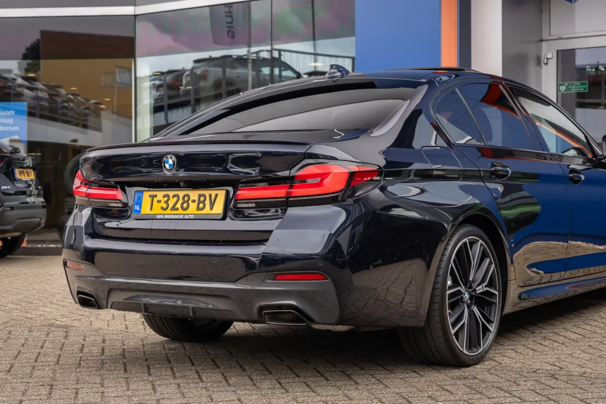530e M-sport | Pano | 20'' | SOH 96% | Leder | M-pakket | Harman/kardon | Head-up | Elektrisch verstelb. bestuurdersstoel | Apple Carplay/Android Auto | Achteruitrijcamera | Apple Carplay/An