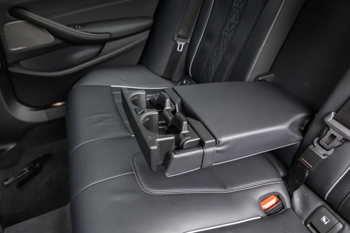 530e M-sport | Pano | 20'' | SOH 96% | Leder | M-pakket | Harman/kardon | Head-up | Elektrisch verstelb. bestuurdersstoel | Apple Carplay/Android Auto | Achteruitrijcamera | Apple Carplay/An