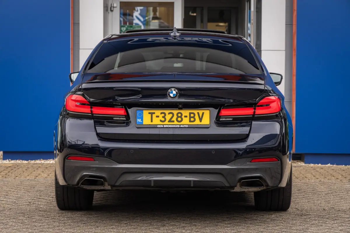 530e M-sport | Pano | 20'' | SOH 96% | Leder | M-pakket | Harman/kardon | Head-up | Elektrisch verstelb. bestuurdersstoel | Apple Carplay/Android Auto | Achteruitrijcamera | Apple Carplay/An
