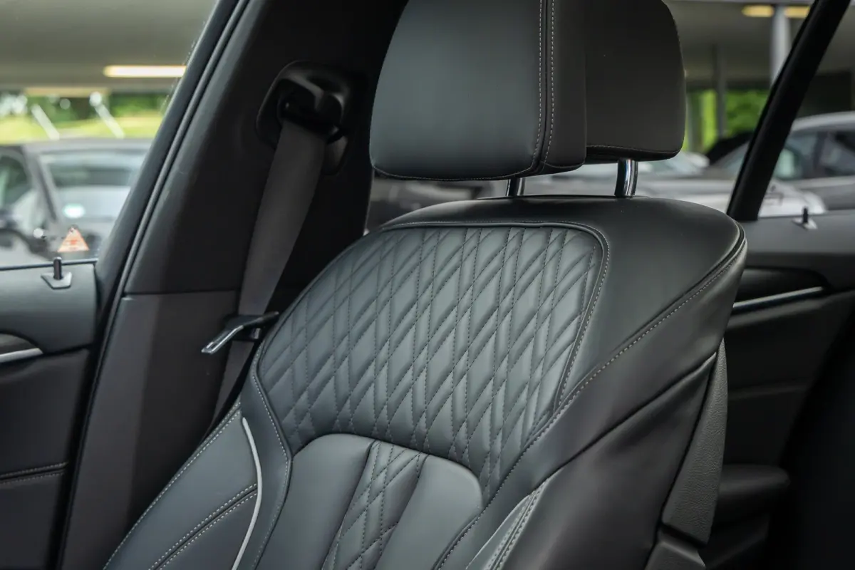 530e M-sport | Pano | 20'' | SOH 96% | Leder | M-pakket | Harman/kardon | Head-up | Elektrisch verstelb. bestuurdersstoel | Apple Carplay/Android Auto | Achteruitrijcamera | Apple Carplay/An