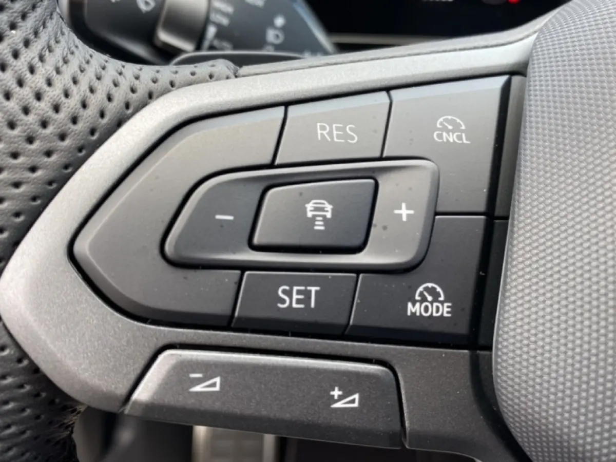 1.5 TSI DSG eHYBRID R-LINE TREKHAAK/360-CAM/ELEK-KLEP/ACC/IQ/STOEL+STUURVERW