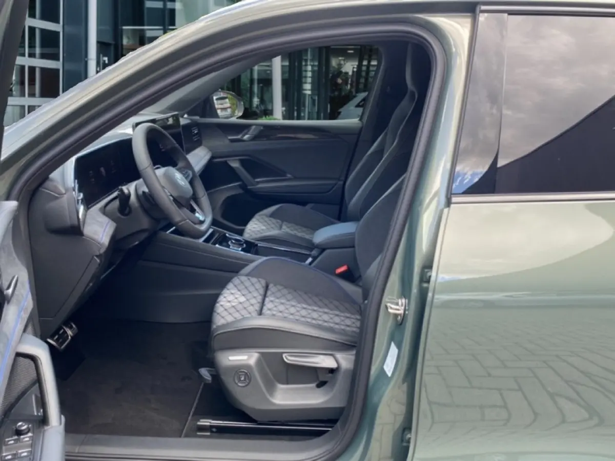 1.5 TSI DSG eHYBRID R-LINE TREKHAAK/360-CAM/ELEK-KLEP/ACC/IQ/STOEL+STUURVERW