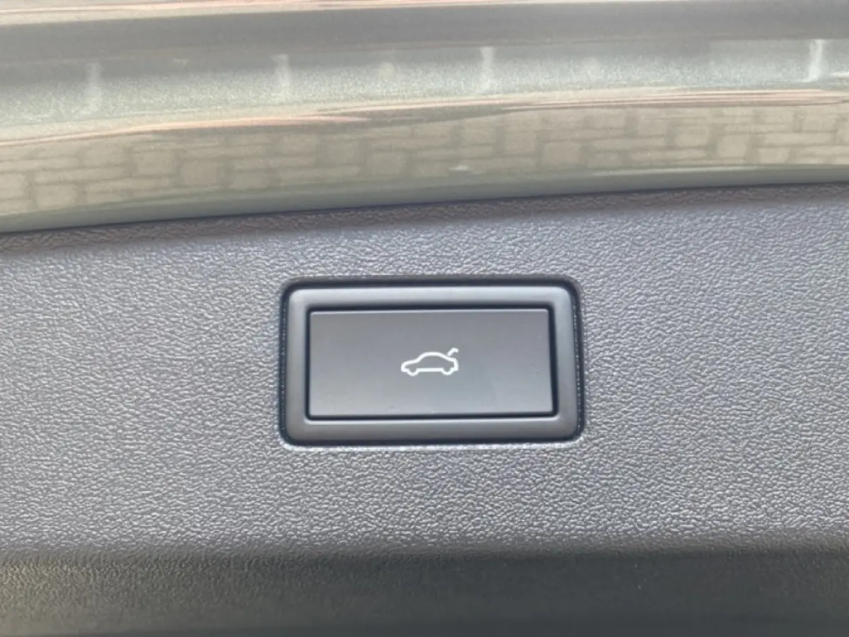 1.5 TSI DSG eHYBRID R-LINE TREKHAAK/360-CAM/ELEK-KLEP/ACC/IQ/STOEL+STUURVERW