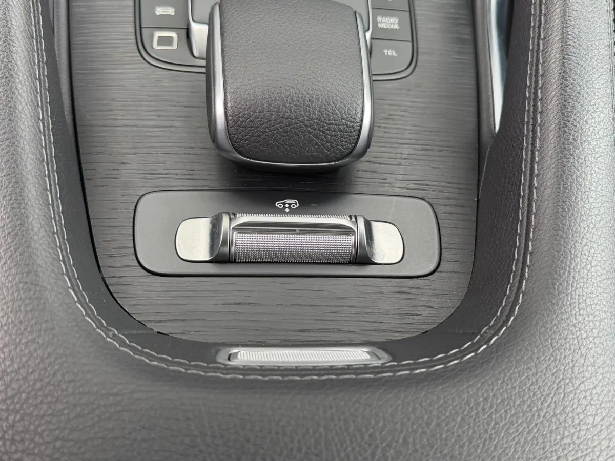 400 e 4MATIC AMG Line Premium + 22"/Airmatic/Panoramadak/Burmester /Trekhaak/Leder + memory/Stuur + stoelverwarming v+a/Stoelkoeling/Head-up/Keyless/360 camera