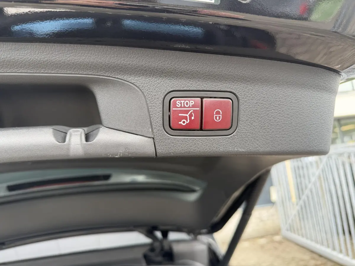 400 e 4MATIC AMG Line Premium + 22"/Airmatic/Panoramadak/Burmester /Trekhaak/Leder + memory/Stuur + stoelverwarming v+a/Stoelkoeling/Head-up/Keyless/360 camera