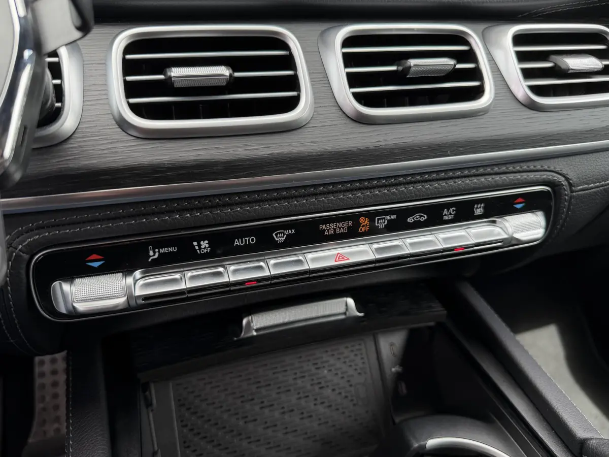 400 e 4MATIC AMG Line Premium + 22"/Airmatic/Panoramadak/Burmester /Trekhaak/Leder + memory/Stuur + stoelverwarming v+a/Stoelkoeling/Head-up/Keyless/360 camera