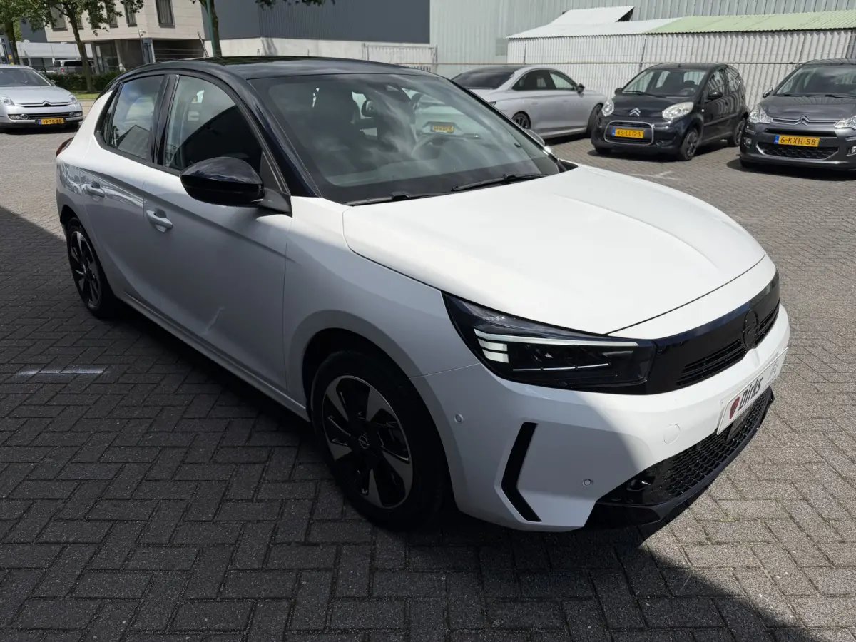 Electric Ultimate 50 kWh (Camera - LED - Automatische Airco - Alcantara - Stoel-/- Stuurverwarming - Navigatie via APP - Parkeersensoren V+A - Two Tone - Dodehoekdetectie)