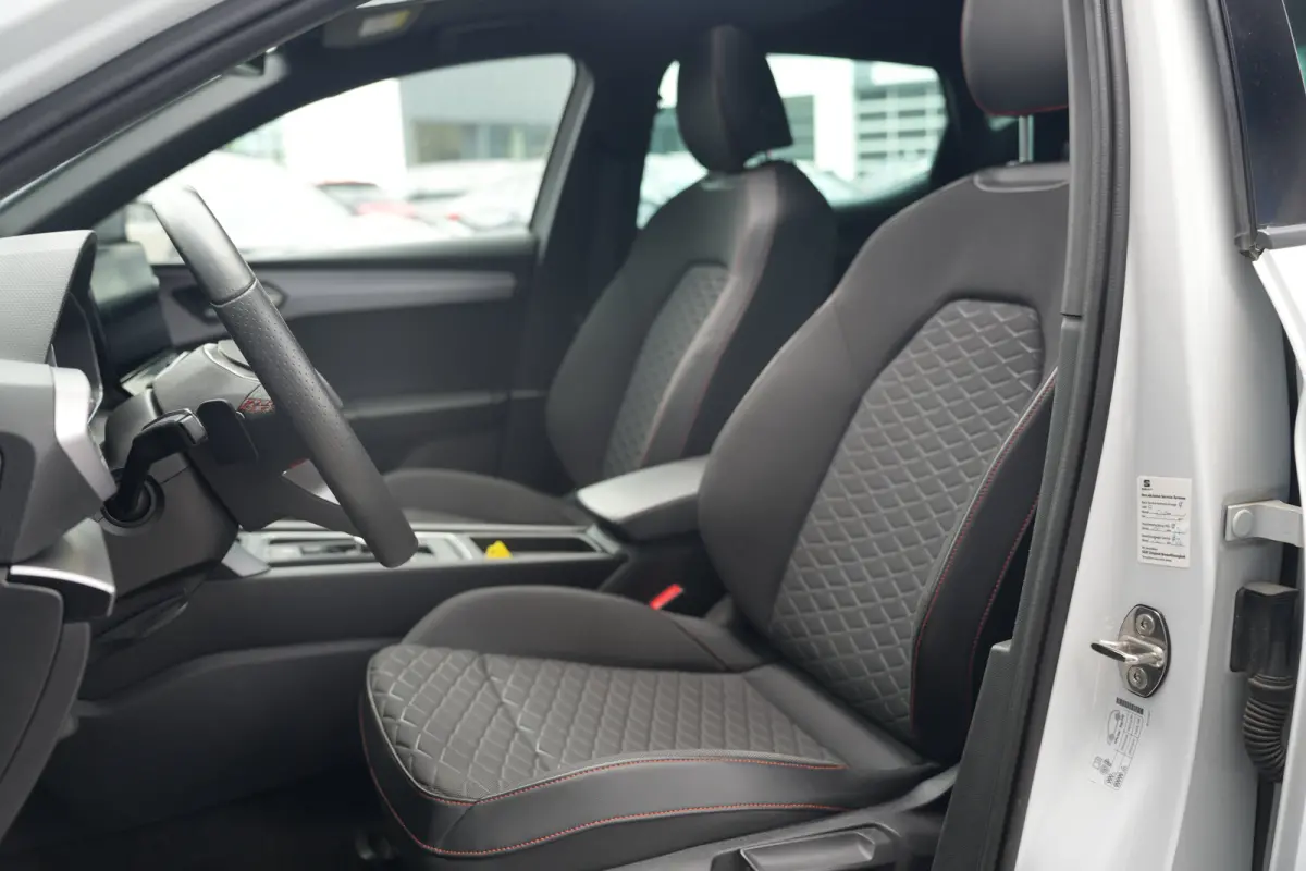 1.4 TSI eHybrid 204pk FR | Panoramadak | Camera | Dodehoeksensor | 17" | Adaptive Cruise