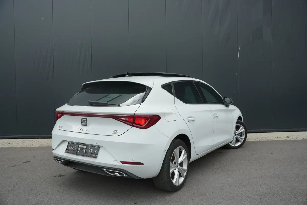 1.4 TSI eHybrid 204pk FR | Panoramadak | Camera | Dodehoeksensor | 17" | Adaptive Cruise