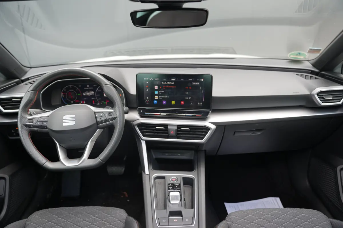 1.4 TSI eHybrid 204pk FR | Panoramadak | Camera | Dodehoeksensor | 17" | Adaptive Cruise