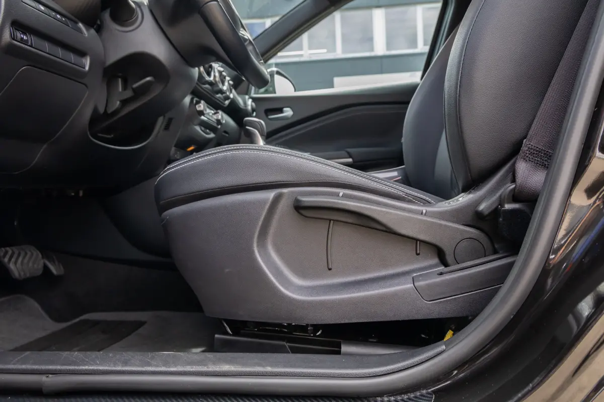 1.6 Hybrid Tekna | BOSE | 360 camera | Cruise adaptief | Leder | Apple Carplay/Android Auto | Dodehoekdetectie met correctie | Volledig digitaal dashboard | Apple Carplay/Android Auto|telefo