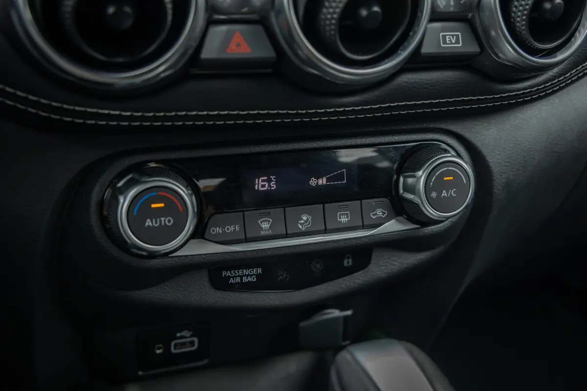 1.6 Hybrid Tekna | BOSE | 360 camera | Cruise adaptief | Leder | Apple Carplay/Android Auto | Dodehoekdetectie met correctie | Volledig digitaal dashboard | Apple Carplay/Android Auto|telefo